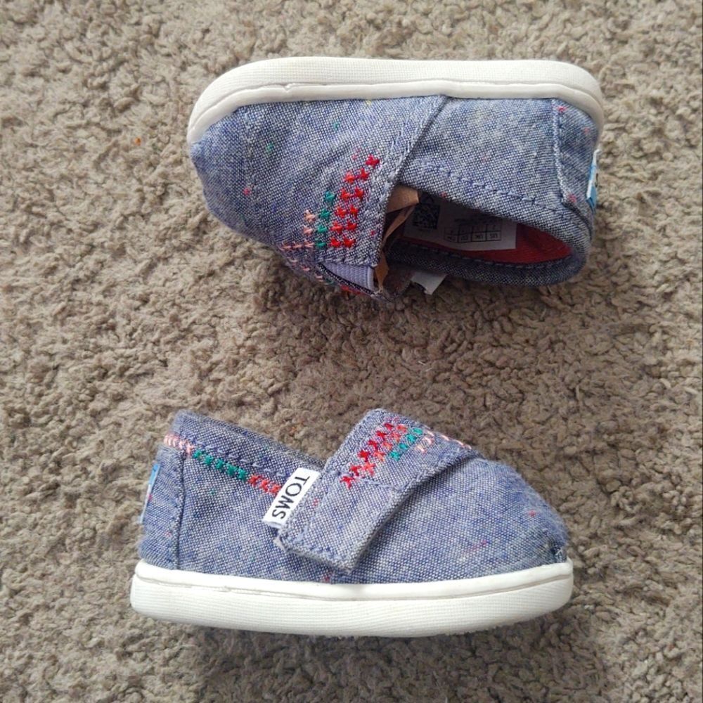 Toms Slip-On Girls Toddlers Size 2 Blue PRE-OWNED